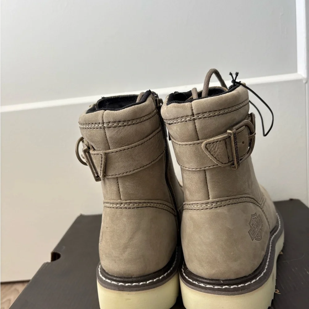 Harley-Davidson Beige Leather Ankle Boots Marconi New in box never worn. - Picture 4 of 7